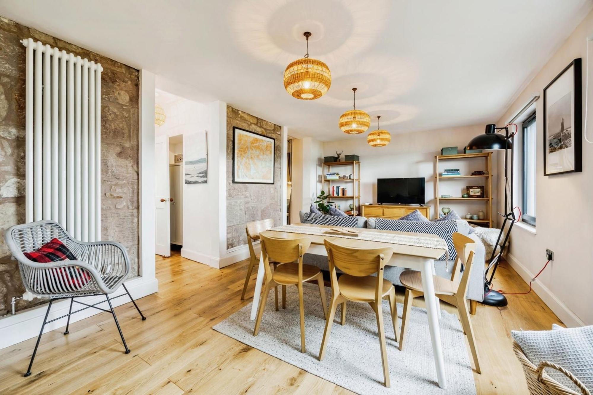 Cosy Lochside Cottage With Mountain And Sea Views Clynder 외부 사진