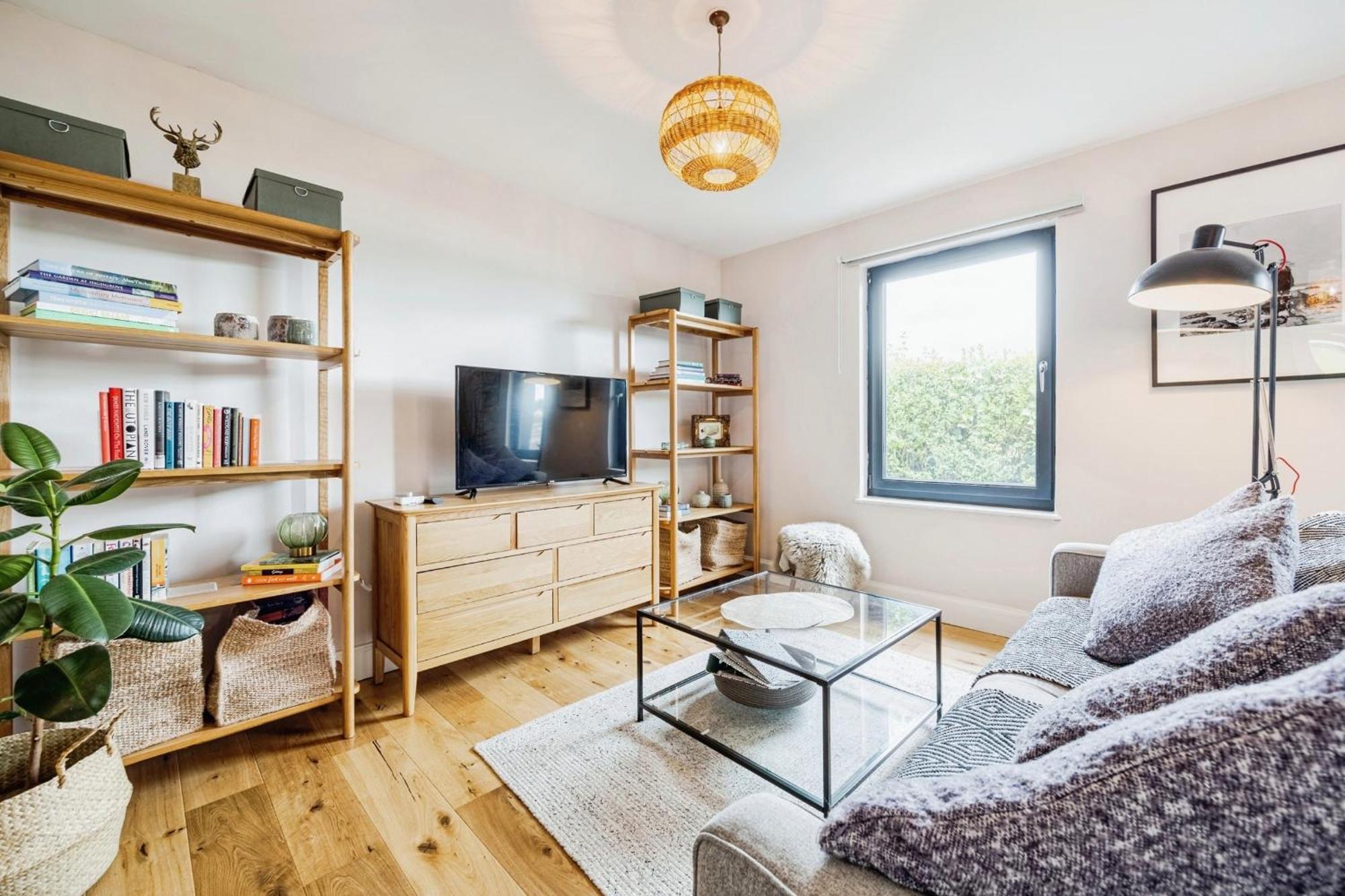 Cosy Lochside Cottage With Mountain And Sea Views Clynder 외부 사진