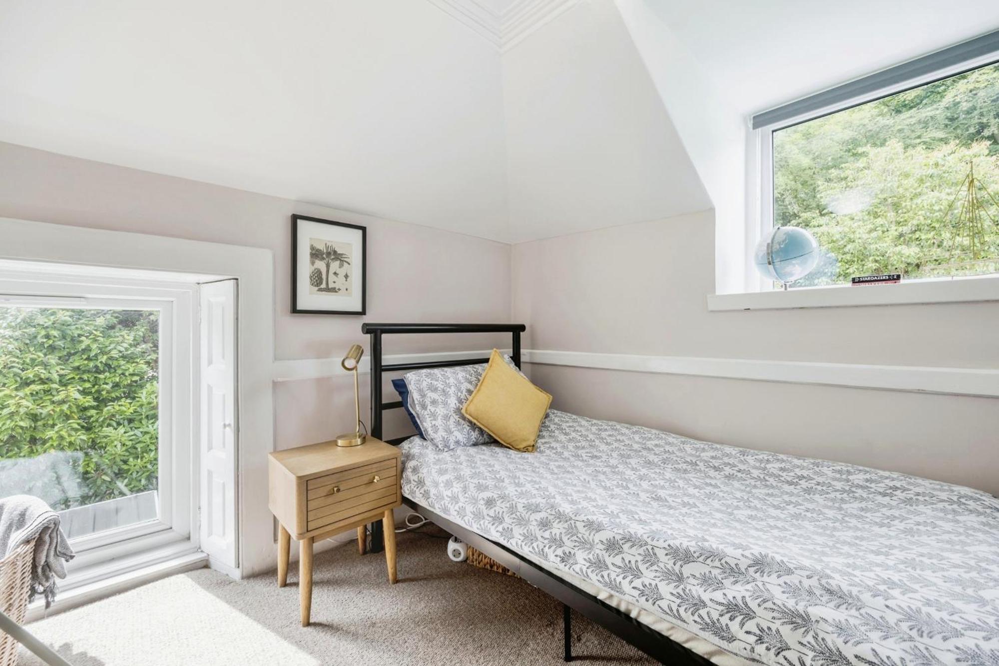 Cosy Lochside Cottage With Mountain And Sea Views Clynder 외부 사진