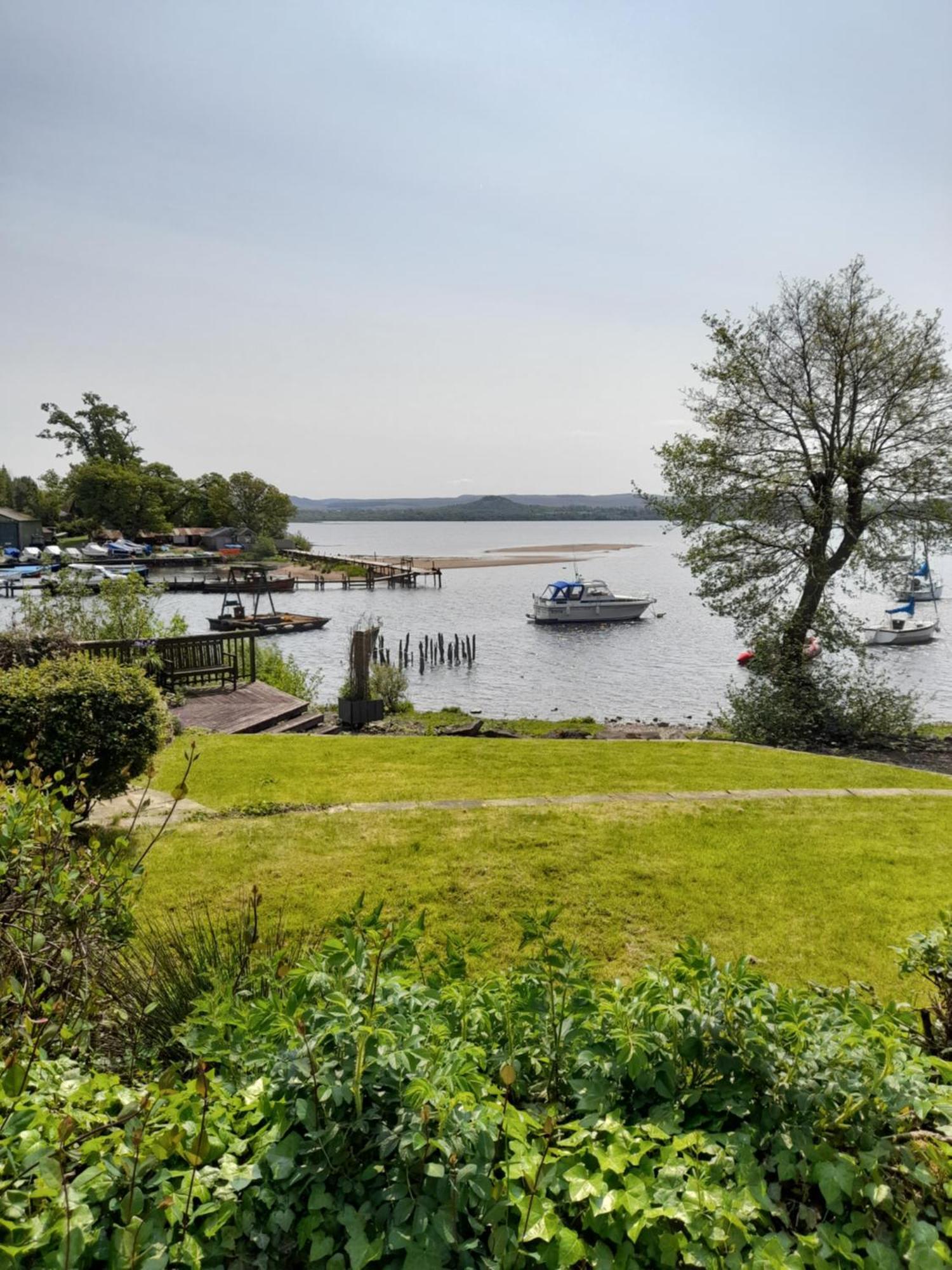 Cosy Lochside Cottage With Mountain And Sea Views Clynder 외부 사진