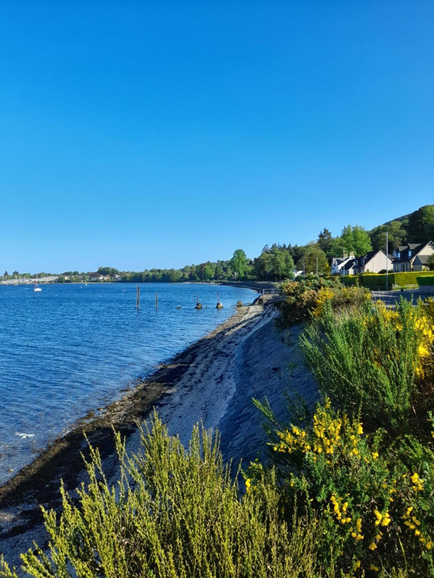 Cosy Lochside Cottage With Mountain And Sea Views Clynder 외부 사진