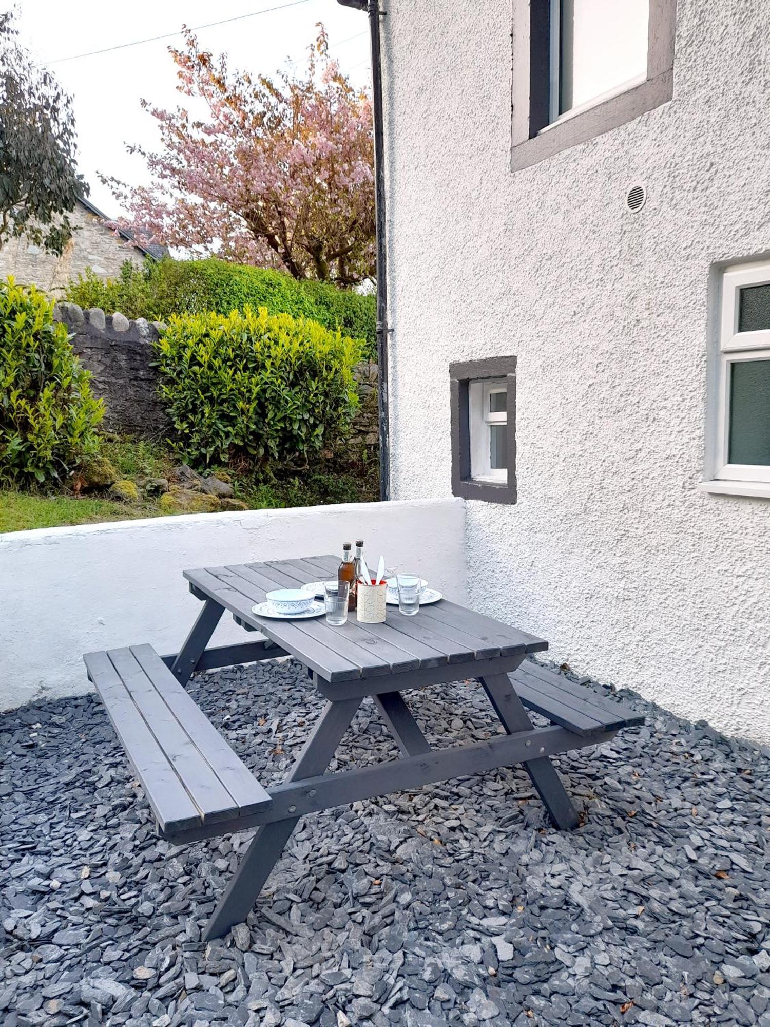 Cosy Lochside Cottage With Mountain And Sea Views Clynder 외부 사진